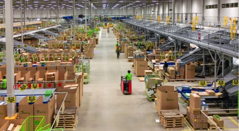 E-Ticaret Hız Kesmiyor: Bring, Stockholm'deki Kapasitesini Üçe Katlayarak Dev Bir Lojistik Hamlesi Yapıyor!