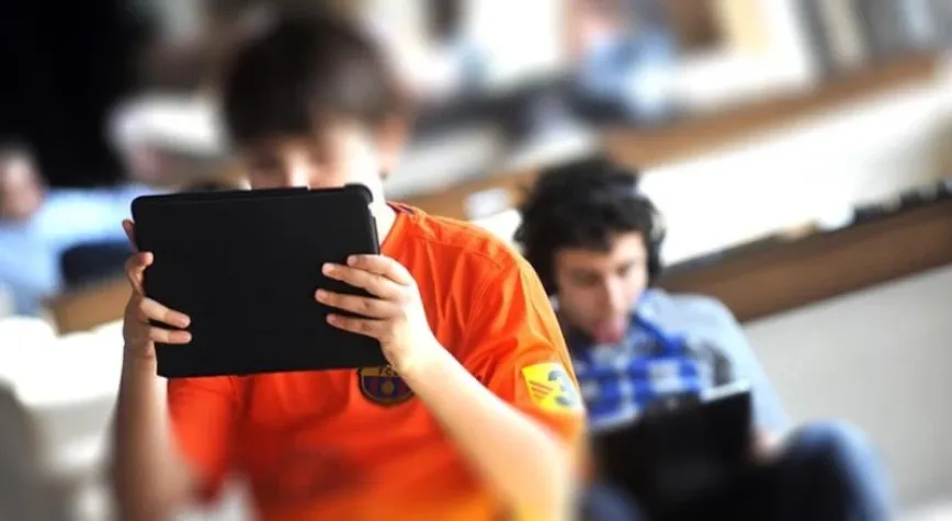 Ekran bağımlılığına karşı yeni segment telefon önerisi