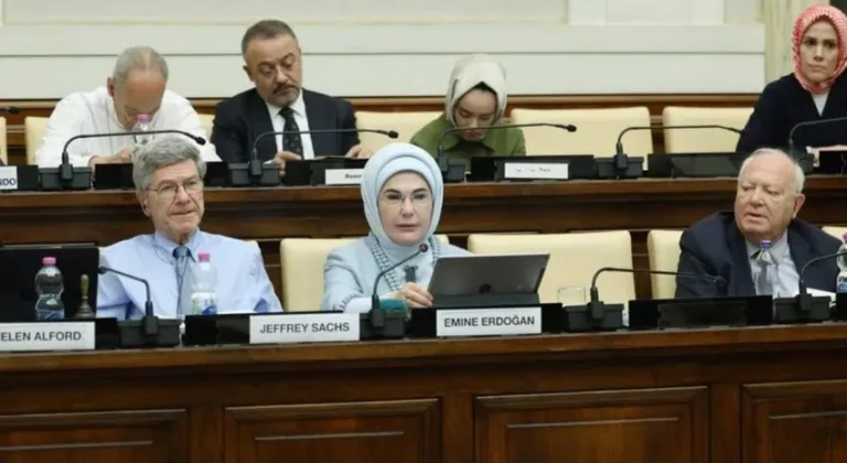 Emine Erdoğan'dan Vatikan'da kardeşlik mesajı