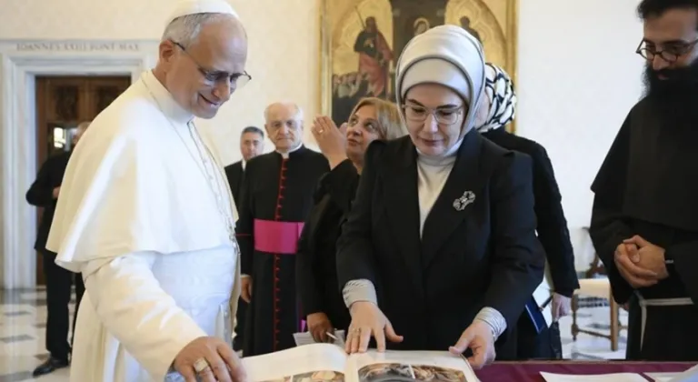 Emine Erdoğan, Papa 14. Leo ile görüştü