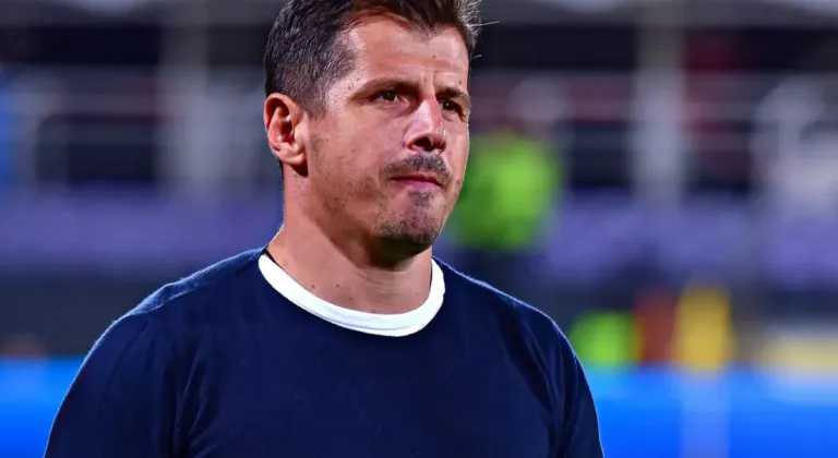 Emre Belözoğlu Süper Lig ekibine imzayı attı