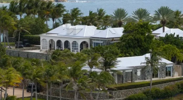 Epstein'ın kabus adasından ilk fotoğraflar!