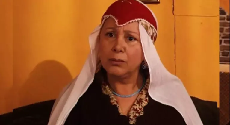 ''Fato Aney'i" tanıyamayacaksınız! Pembe saçı ve tarzıyla göz kamaştırdı