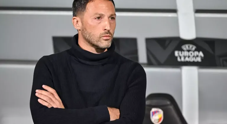 Fenerbahçe'de ayrılık depremi! Tam 8 ismin kalemi kırıldı