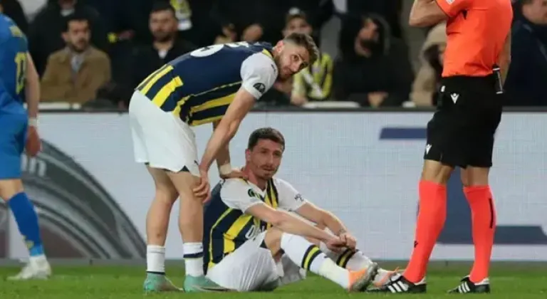 Fenerbahçe'de Mert Hakan'dan kötü haber!