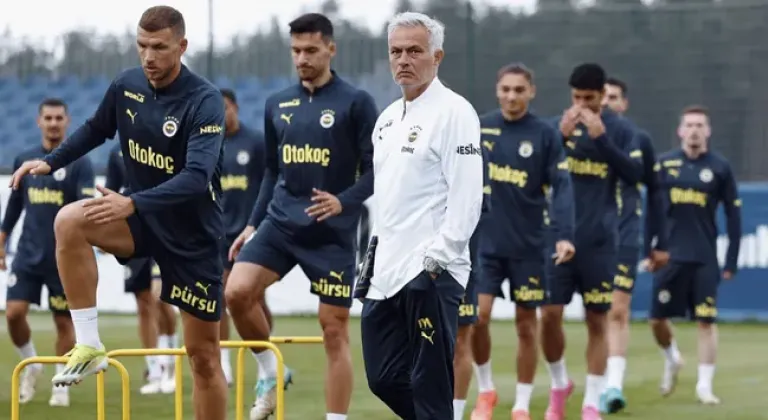 Fenerbahçe'de Mourinho'dan futbolculara derbi uyarısı!