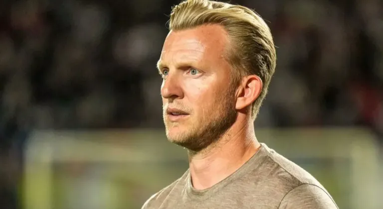 Fenerbahçe'nin eski futbolcusu Dirk Kuyt, İsmail Kartal'ın ekibinde
