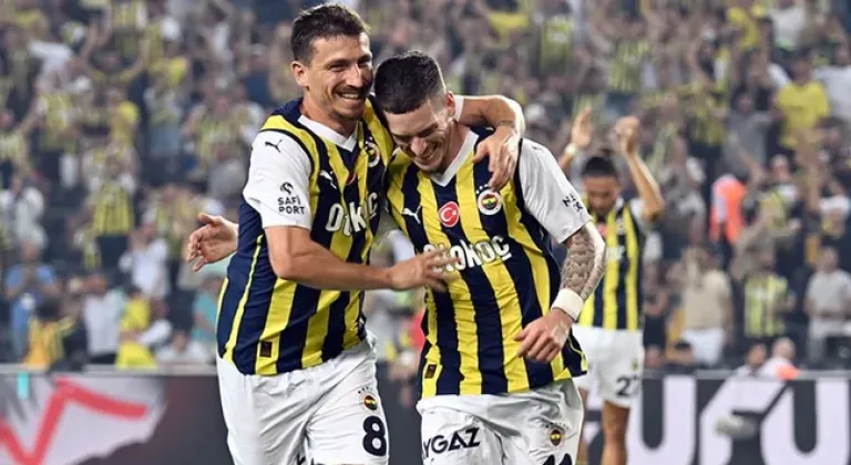 Fenerbahçe'de 2 futbolcunun lisansı askıya alındı