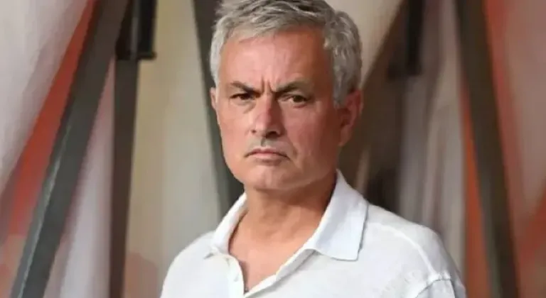 Fenerbahçeliler Mourinho'ya çok sert yüklendi