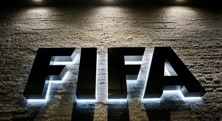 FIFA açıkladı! 2 Süper Lig kulübüne transfer yasağı