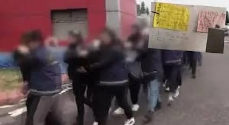 Fuhuş operasyonunda duvardaki yazılar pes dedirtti: 'Polise ötersen...'