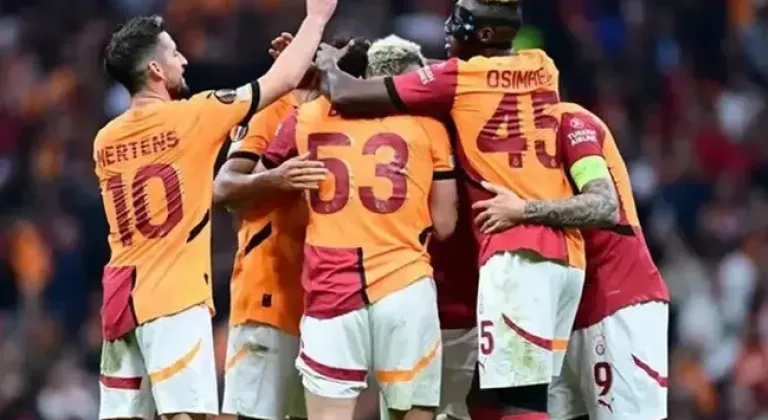 Galatasaray'da iki ismin kalemi kırıldı