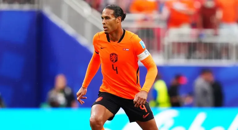 Galatasaray'da olası Sanchez ayrılığında hedef Virgil Van Dijk!