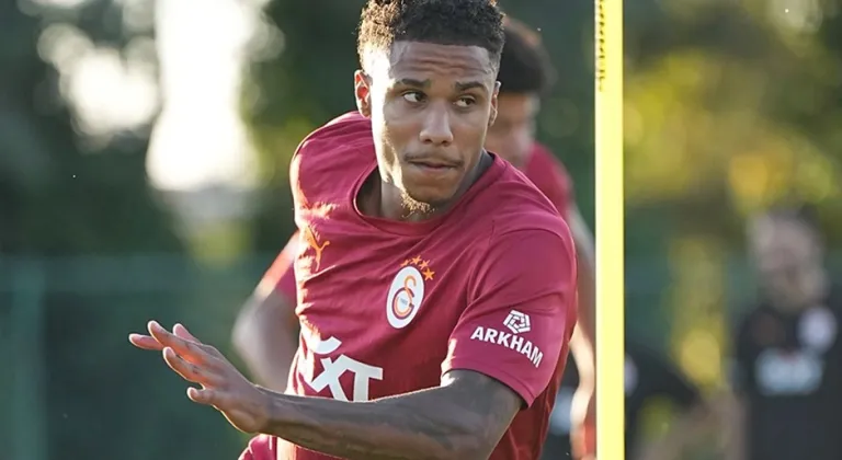 Galatasaray'da sakatlıktan oynamıyordu! Halı saha turnuvasına katıldı