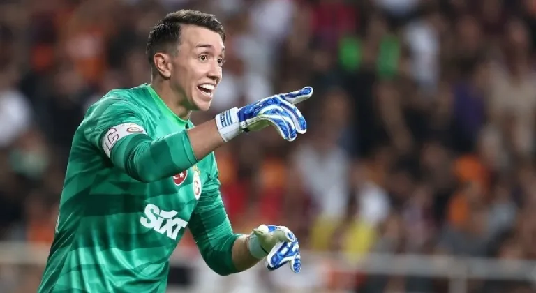 Galatasaray, Muslera'yı bırakmıyor! İşte yeni maaş ve teklif...