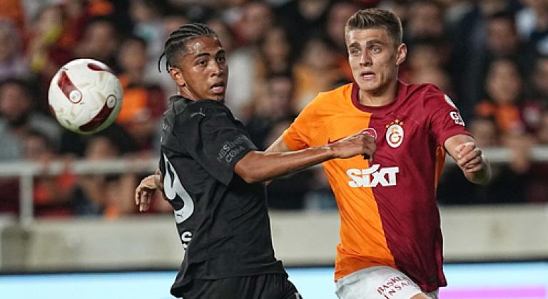 Galatasaray, Süper Lig'de ilk mağlubiyetini Hatayspor'dan aldı 