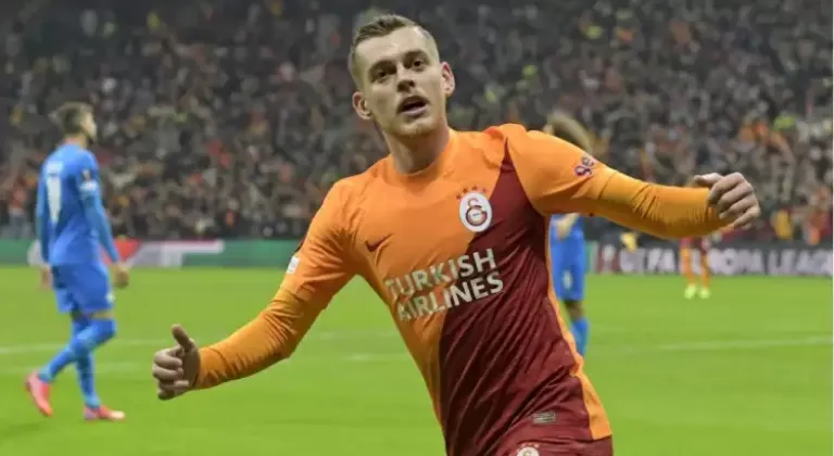 Galatasaray'da sürpriz ayrılık!