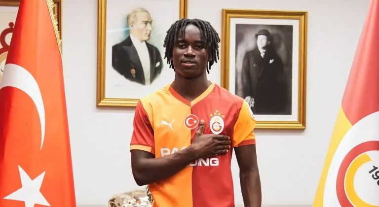Galatasaray'dan Geleceğe Yatırım: Renato Nhaga Resmen Sarı Kırmızılı!