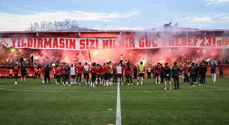 Galatasaray'dan taraftara Florya daveti: Şampiyonluk yolunda...