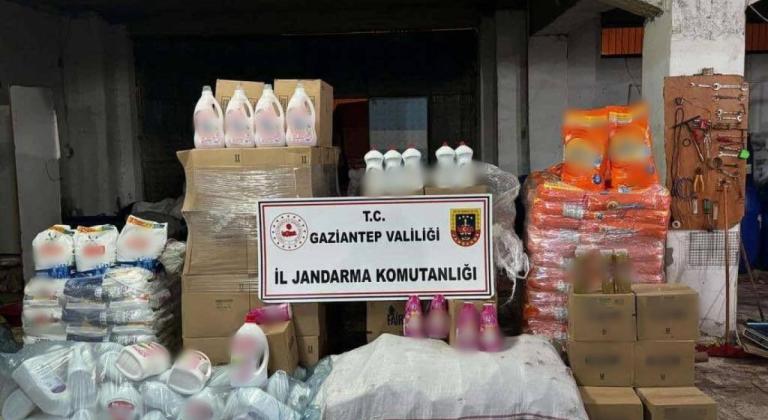 Gaziantep’te düzenlenen operasyonda 3,5 milyon TL’lik sahte deterjan ele geçirildi