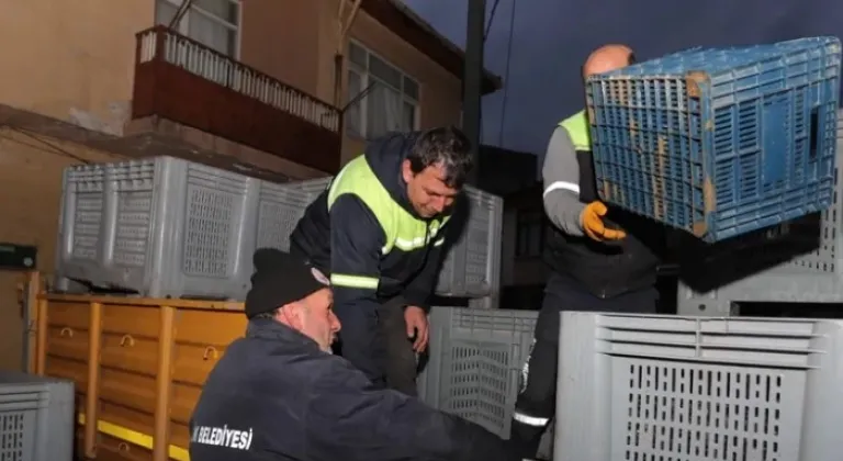 Gemlikli Çiftçiler, Belediye Desteğiyle Yüzünü Güldürüyor






