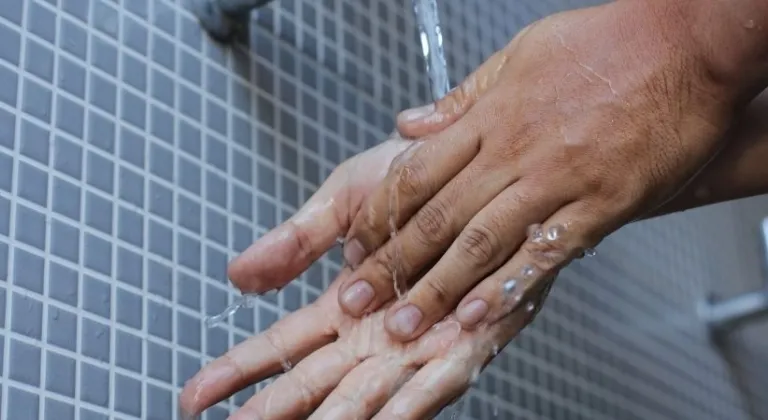 Gusül abdestsiz oruç tutulur mu?