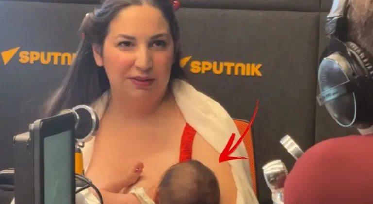Hem emzirdi hem canlı yayına devam etti