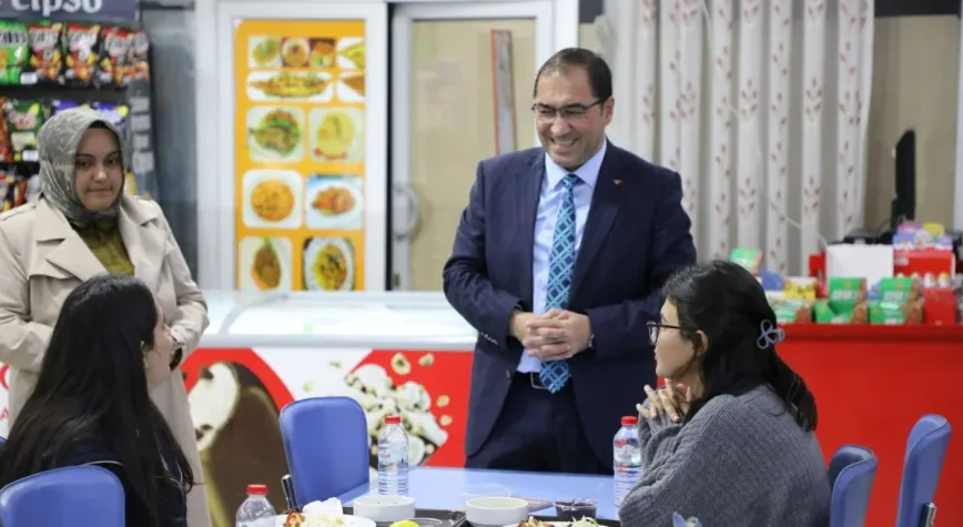 İl Müdürü Çelebi, Ağrı Kız Öğrenci Yurdu'nu ziyaret etti