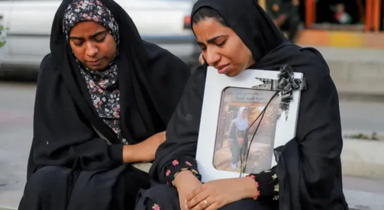 İran, okul katliamı emrini veren 2 ABD'li subayı ifşa etti