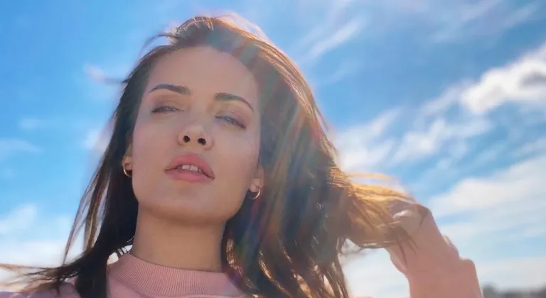 İrem Sak kimdir, oyuncu mu, kaç yaşında, neden gözaltına alındı?