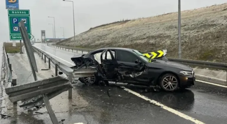 İş insanı trafik kazasında ağır yaralandı, şoförü öldü