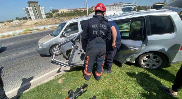 İsrail, Gazze’deki Al-Tuffah Mahallesi’ni vurdu
