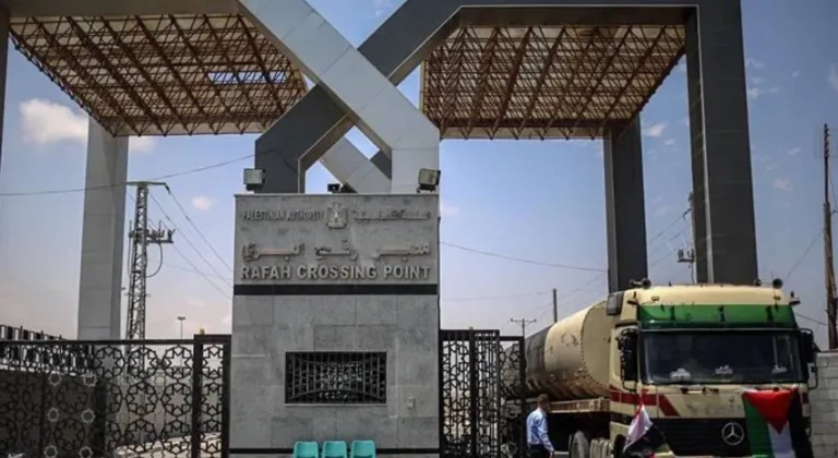 İsrail Refah Sınır Kapısı'nı açıyor! 600 yardım TIR'ı Gazze'ye girecek