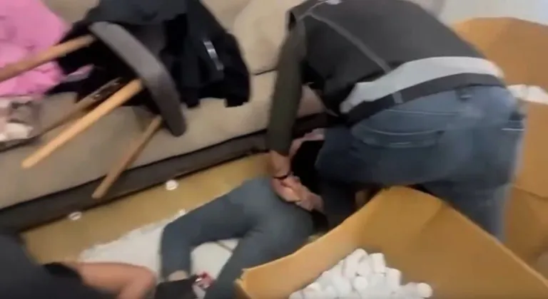 İstanbul ve İzmir’de uyuşturucu operasyonu: 8 şüpheli yakalandı  - Videolu Haber