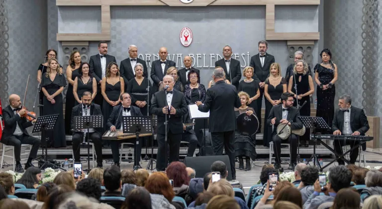 İzmir Bornova'da Sanat ve Laiklik Buluştu: 'İzmir'in Değerleri' Konseri Nefes Kesti