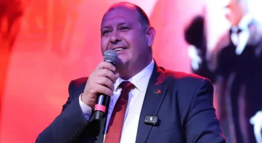 İzmir Menderes Belediye Başkanı gözaltına alındı: Sevgilisiyle yazışmaları ortaya çıktı
