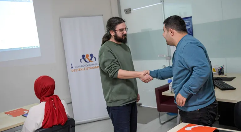 İzmir’de 53 engelli çalışma hayatına katıldı
