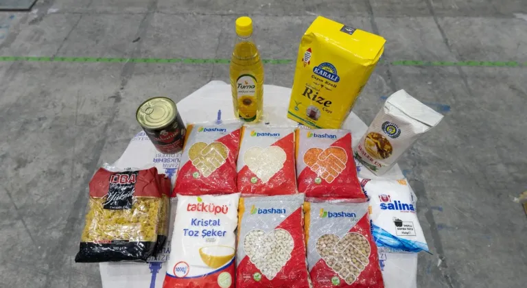 İzmir'de 65 Bin Sofraya Ramazan Bereketini Taşıyan Destek! Büyükşehir'den Kapsamlı Gıda Yardımı Başladı