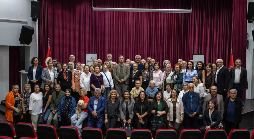 İzmir'de Bornova 3. Yaş Üniversitesi yeni döneme başladı