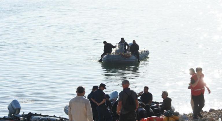 İzmir'de helikopter baraja düştü