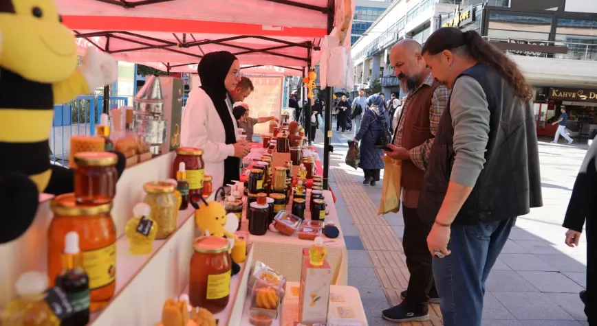 İzmit Bal Günleri Belediye Meydanında Başladı