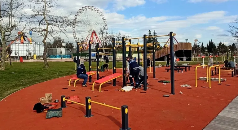 İzmit Millet Bahçesi'nde Spor Devrimi: Crossfit ve Yeni Aletlerle Sağlıklı Yaşam Başladı!