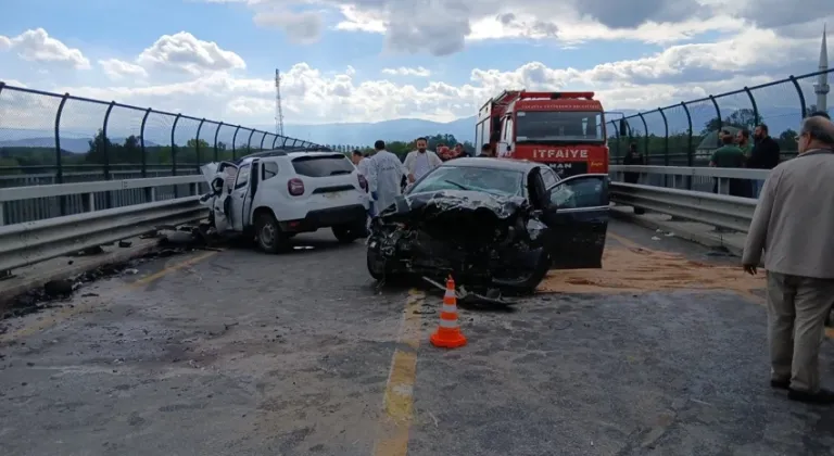 Jandarma aracı otomobille çarpıştı: Faciada şehitlerimiz var...