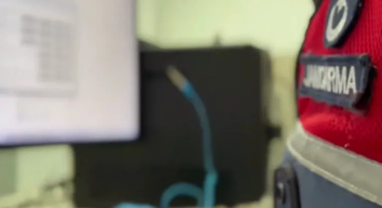 Jandarma'dan Dev Siber Vurgun Operasyonu: 12 İlde 60 Tutuklama, 1.3 Milyar TL'lik Suç Şebekesi Çökertildi!