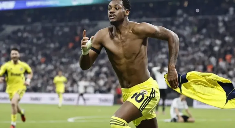 Jhon Duran koca ülkeyi karıştırdı