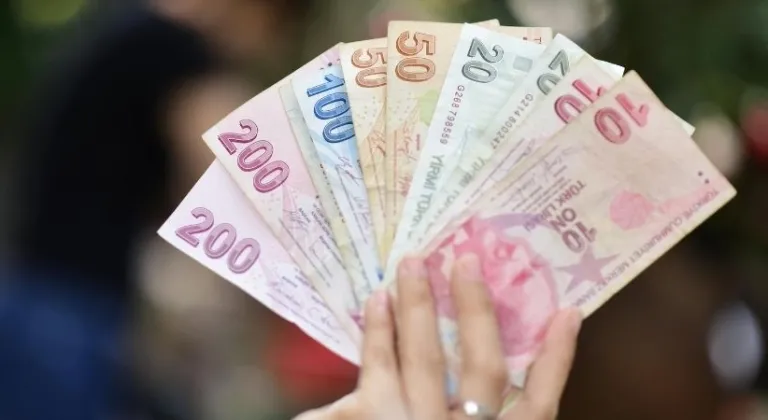 Kadınlar kaç yaşında emekli olur? Emeklilik yaşı kaç ve maaşları ne kadar? Prim günleri kaç gün?