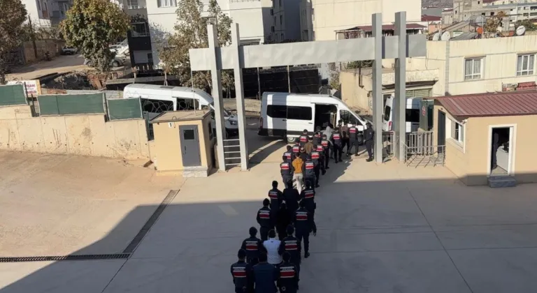 Kahramanmaraş ve Gaziantep’te tefecilik operasyonu: 17 şüpheli tutuklandı 