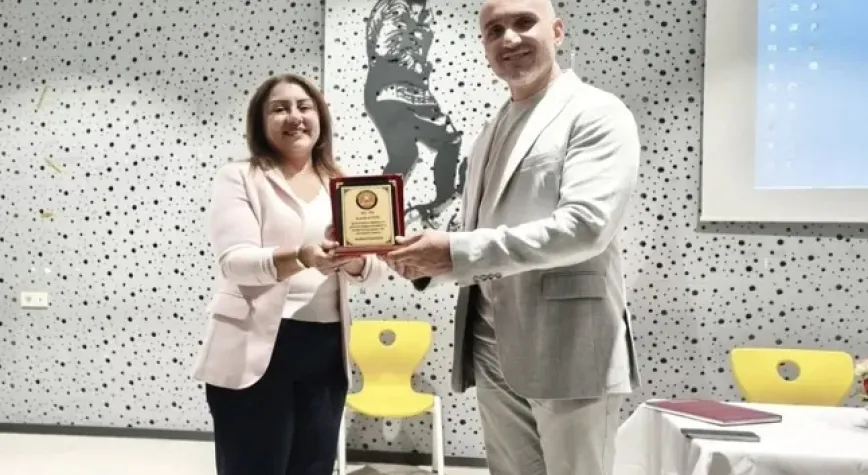 Karabağlar Seniha Mayda Ortaokulu’nda 4 yıllık emeğe vefa