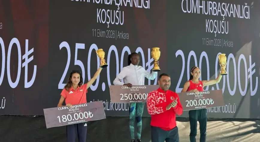 Karslı Bahar Yıldırım yarı maratonda üçüncü oldu