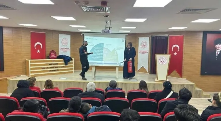 Kars'ta Afetlere Karşı Bilinçlenme Seferberliği: Aileler Psikososyal Destekle Güçleniyor!